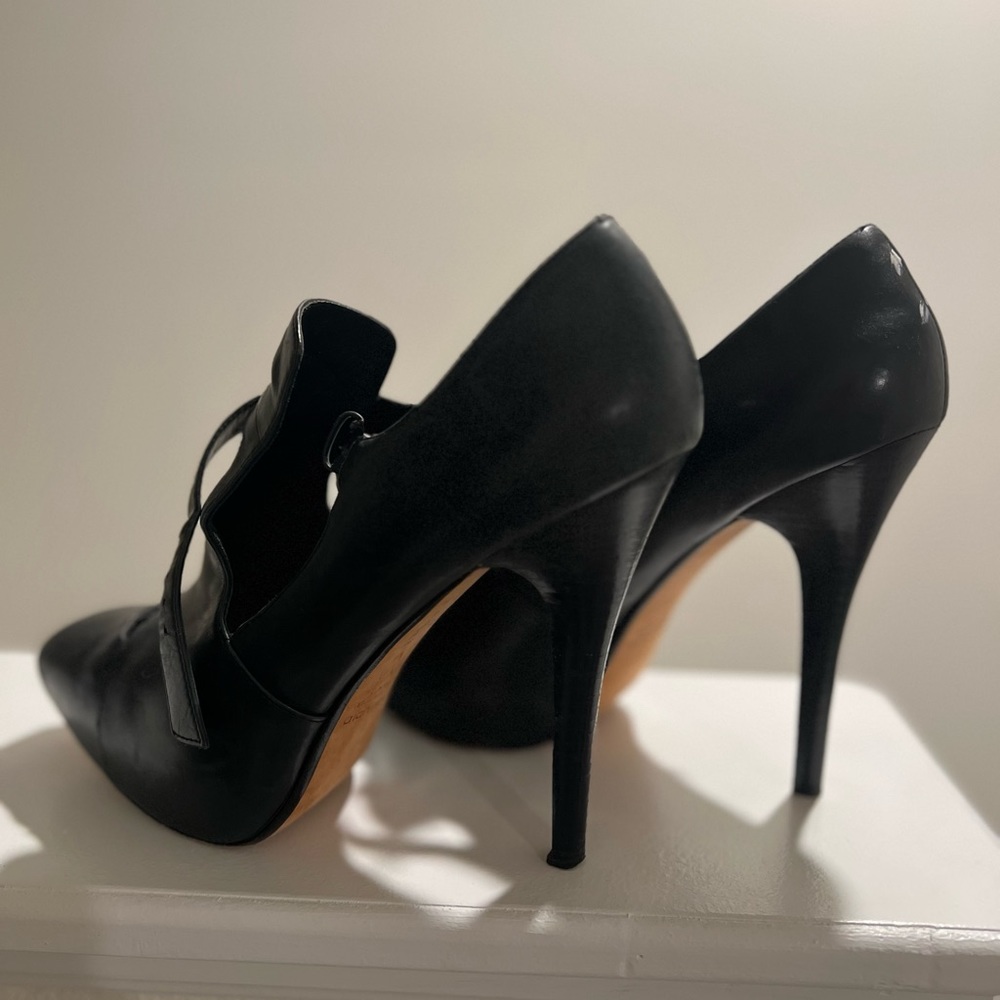 Max Studio Fine Leather Heels